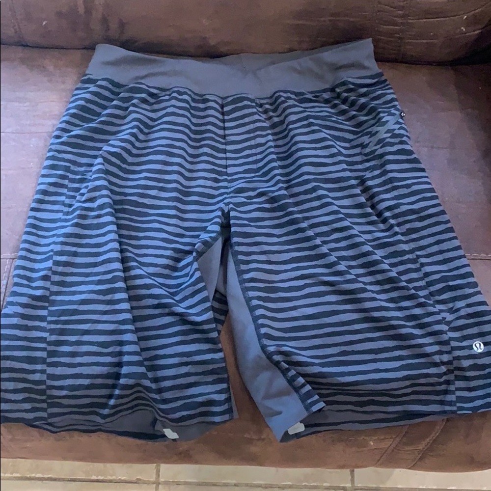 Men’s liner less Lululemon shorts